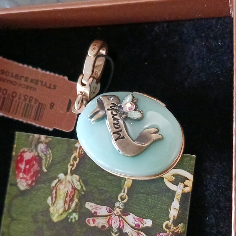 March Pendant